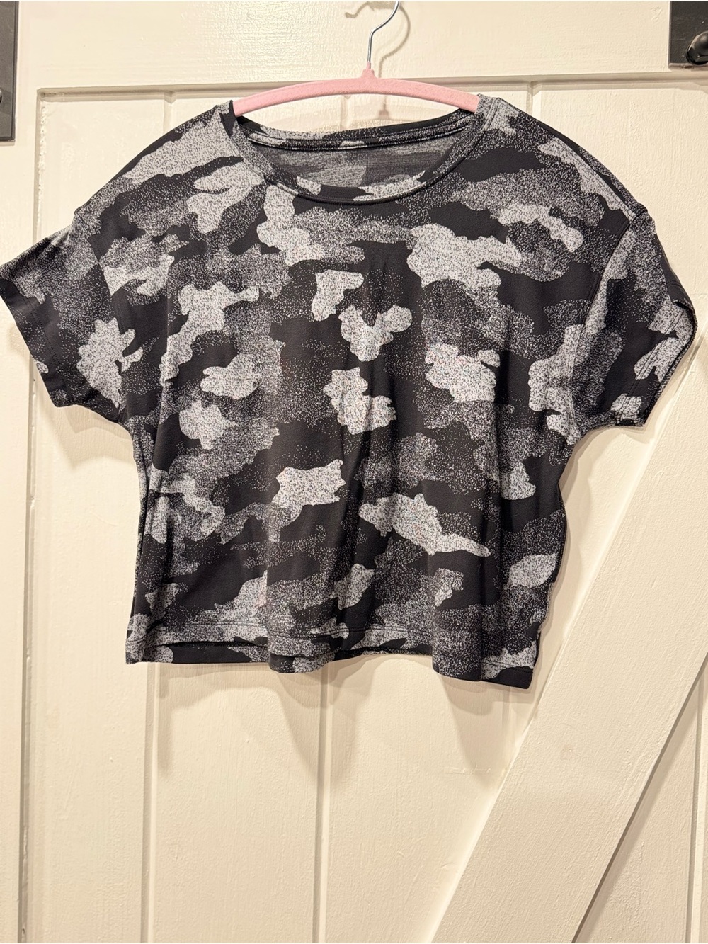 LULULEMON Black and Gray Cates Training Tee Cropped Top ~ Size 6